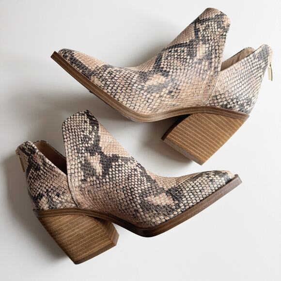 NWT Vince Camuto Gigietta Snake Print Ankle Bootie Size 7.5 - Picture 6 of 8